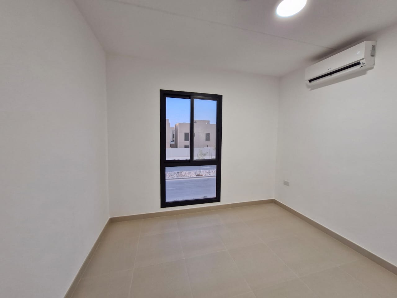 🏡 *Luxury Villa in Sedra – Roshn*   ✨ 300 m² Modern Villa | Elegance Meets Functionality     